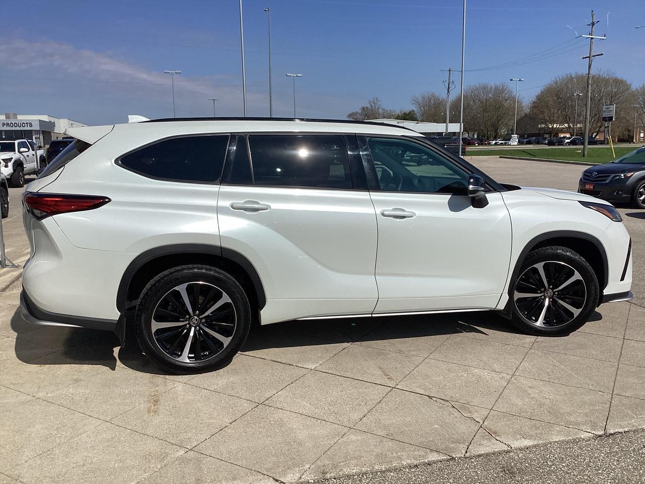 2022 Toyota Highlander XSE AWD Photo