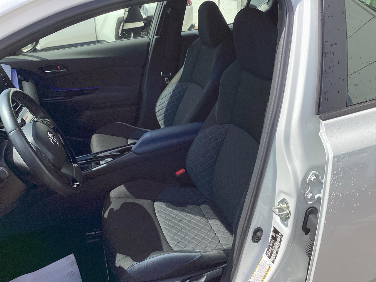 2022 Toyota C-HR XLE Premium FWD Photo