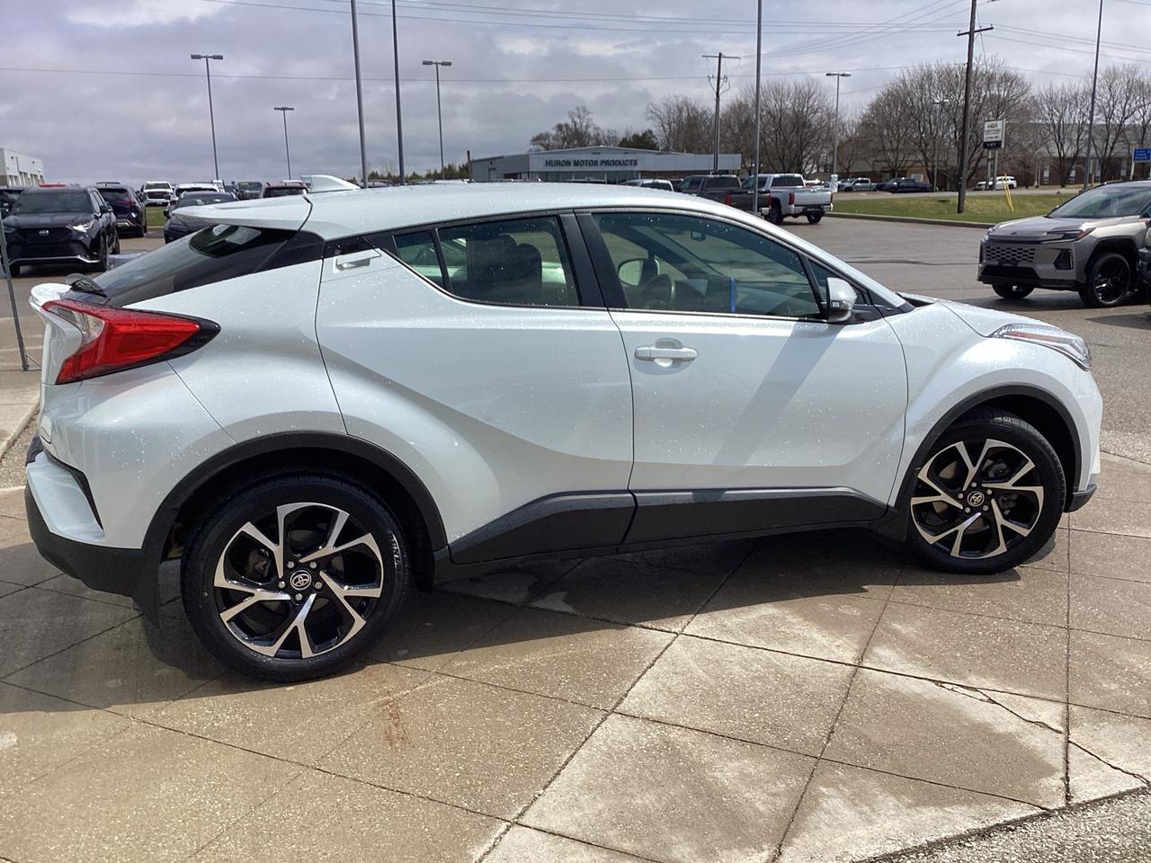 2022 Toyota C-HR XLE Premium FWD Photo