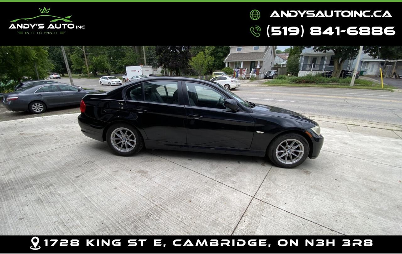 2011 BMW 3-Series ! LEATHER ! SUNROOF ! REAR WHEEL ! MANUAL 323i  LEATHER ! SUNROOF ! REAR WHEEL ! MANUAL Photo3