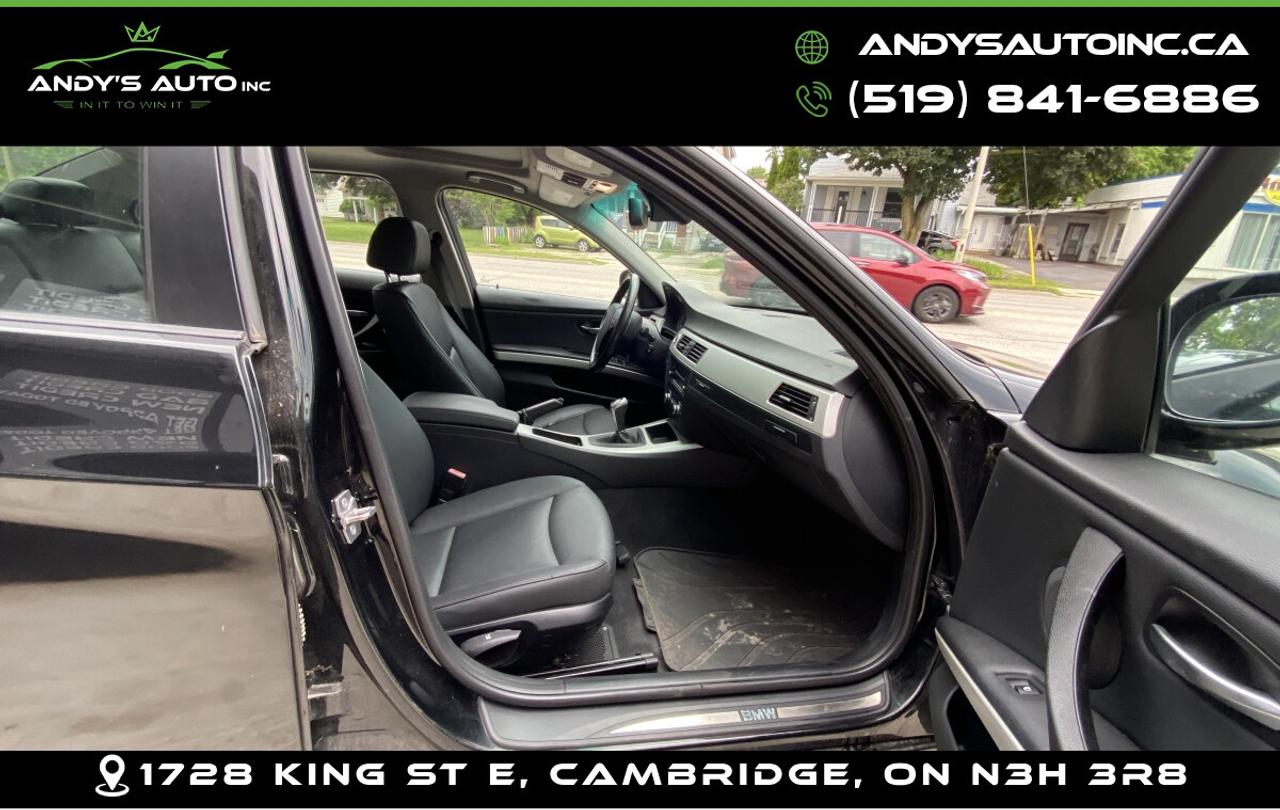 2011 BMW 3-Series ! LEATHER ! SUNROOF ! REAR WHEEL ! MANUAL 323i  LEATHER ! SUNROOF ! REAR WHEEL ! MANUAL Photo