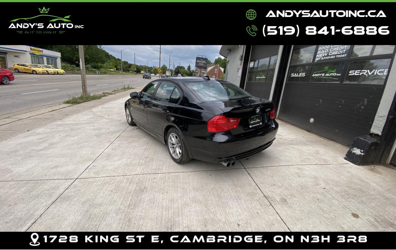 2011 BMW 3-Series ! LEATHER ! SUNROOF ! REAR WHEEL ! MANUAL 323i  LEATHER ! SUNROOF ! REAR WHEEL ! MANUAL Photo