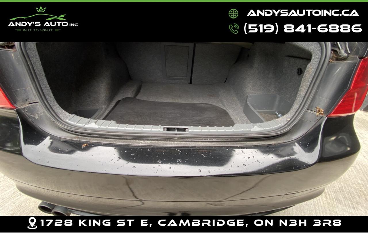 2011 BMW 3-Series ! LEATHER ! SUNROOF ! REAR WHEEL ! MANUAL 323i  LEATHER ! SUNROOF ! REAR WHEEL ! MANUAL Photo