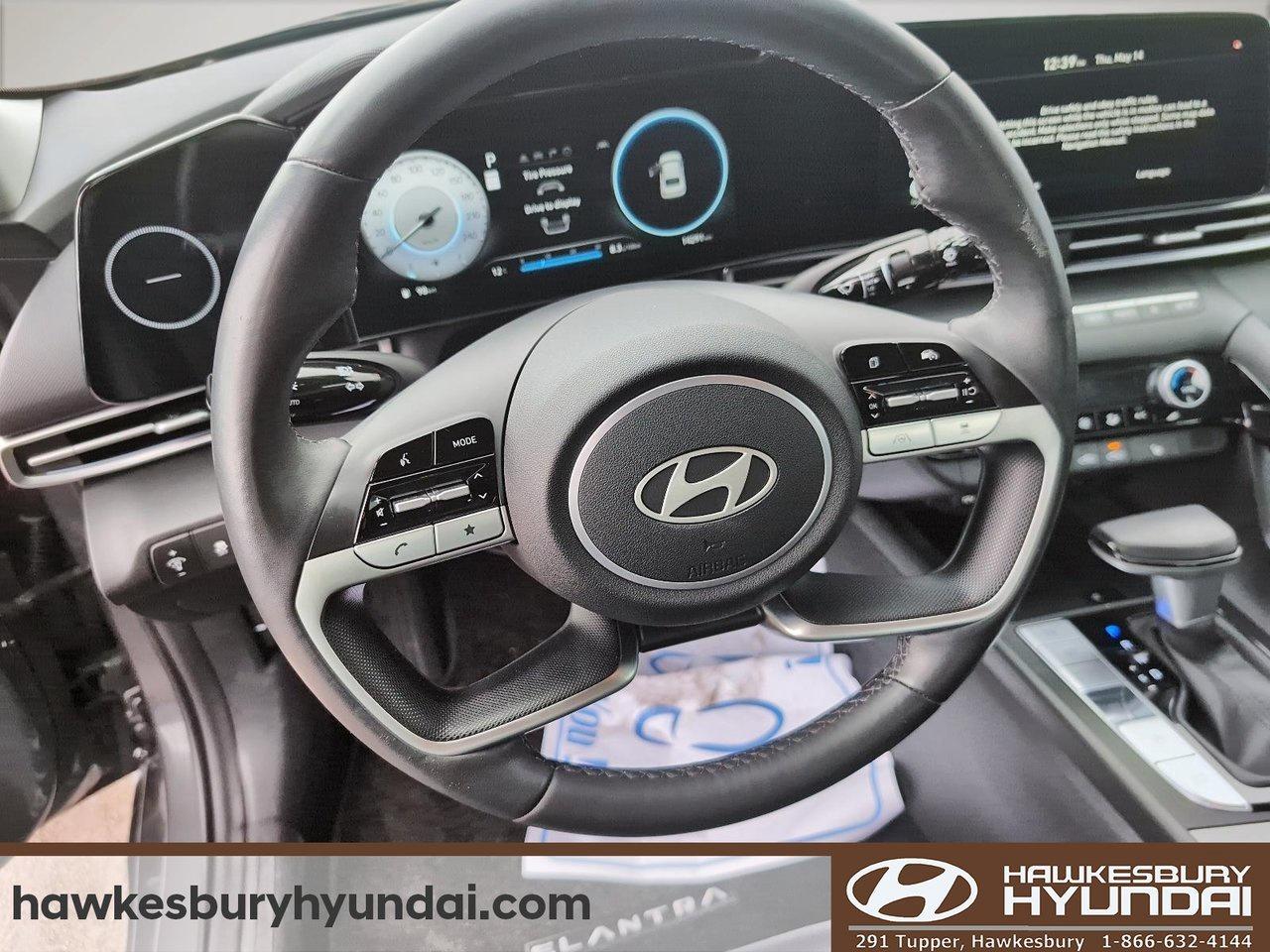 2025 Hyundai Elantra Luxury Photo