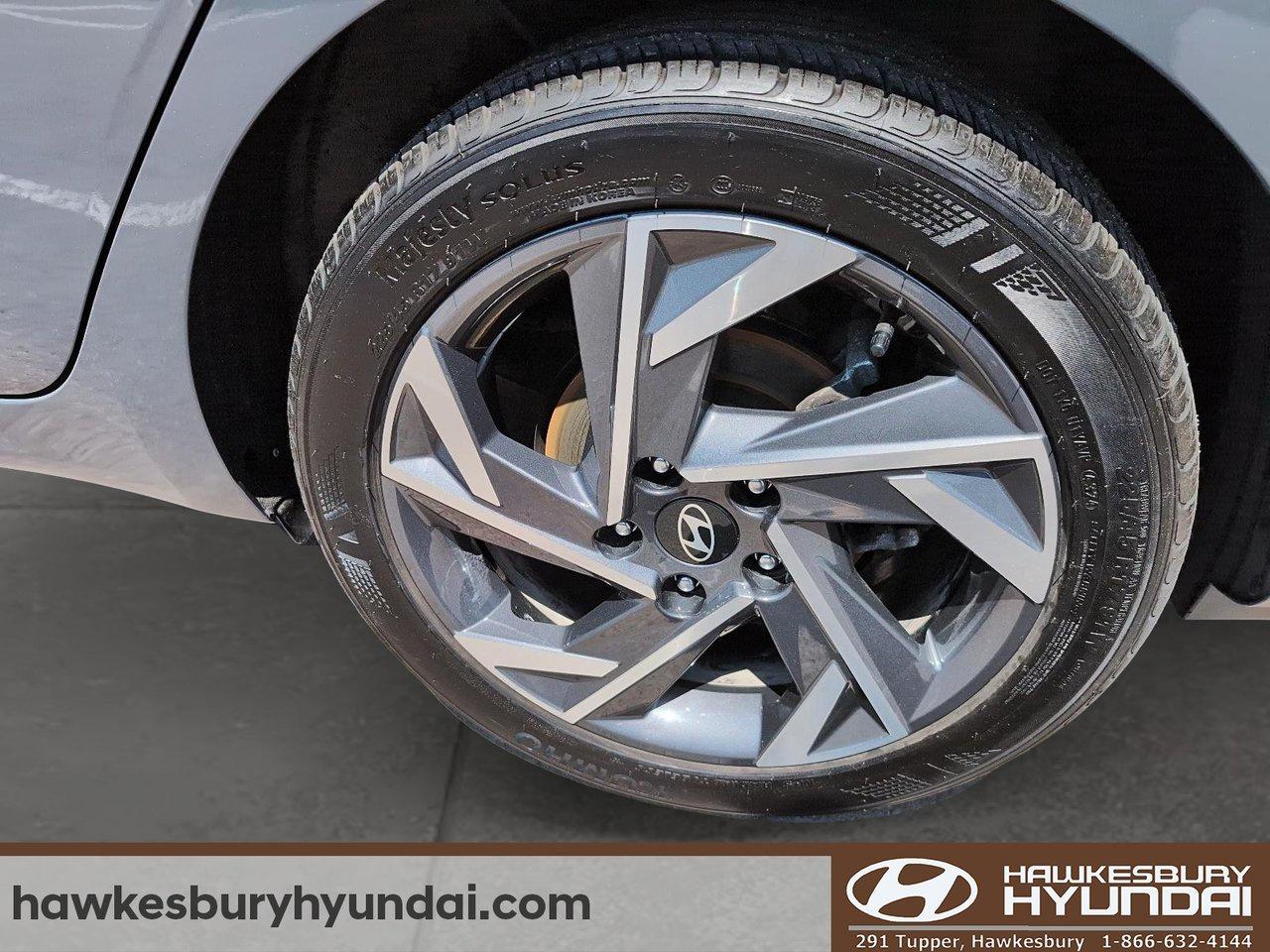 2025 Hyundai Elantra Luxury Photo