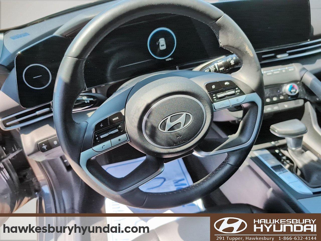 2025 Hyundai Elantra Luxury Photo