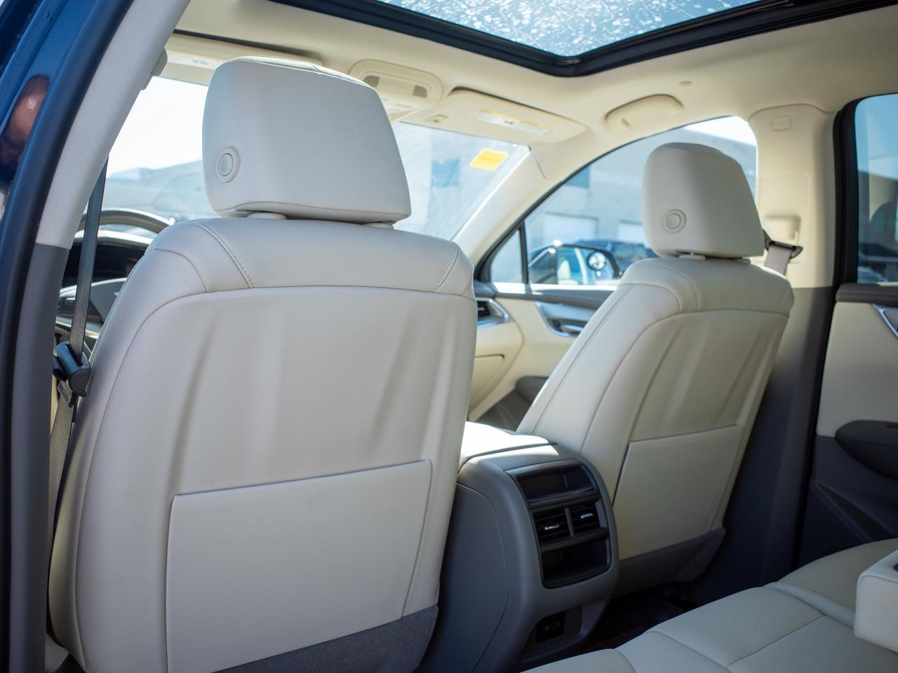 2022 Cadillac XT5 AWD Premium Luxury - Folding Mirrors   Blind Spot Photo