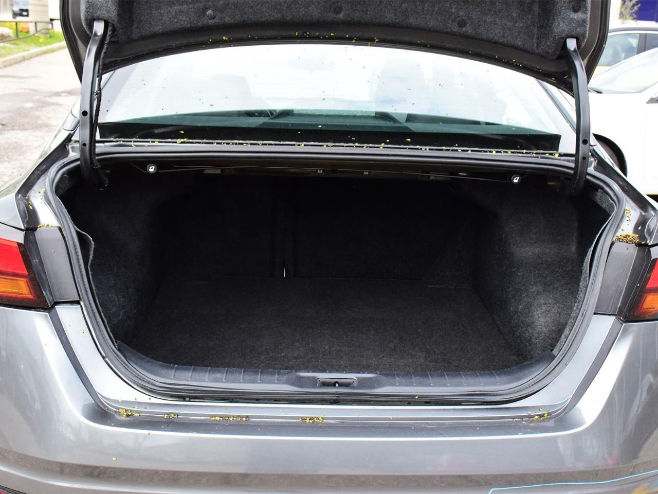 2022 Nissan Altima 2.5 SE All-Wheel Drive Sedan Photo
