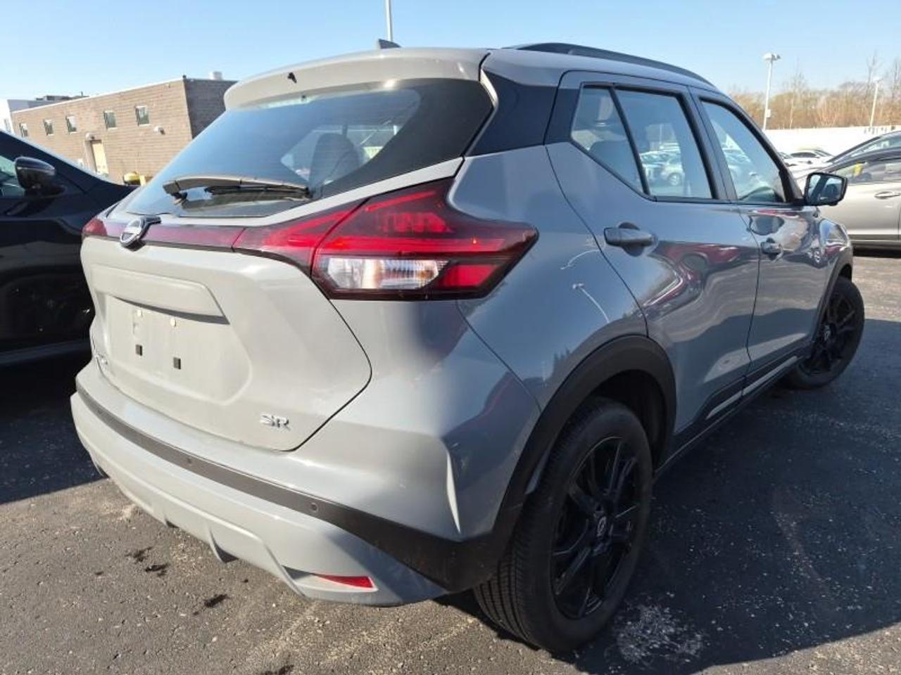 2024 Nissan Kicks SR 4dr Front-Wheel Drive Photo3