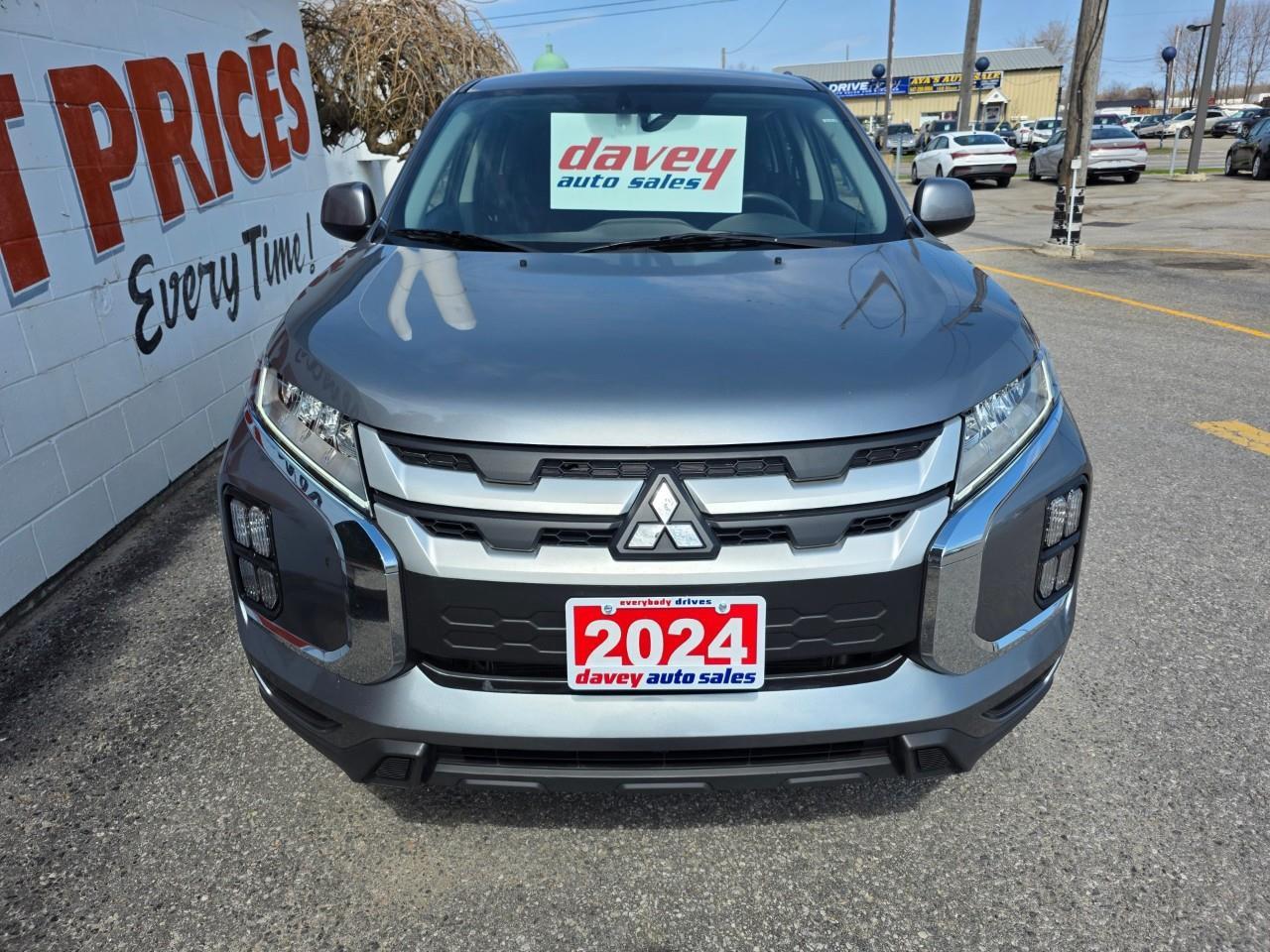 2024 Mitsubishi RVR ES 4dr AWC Photo