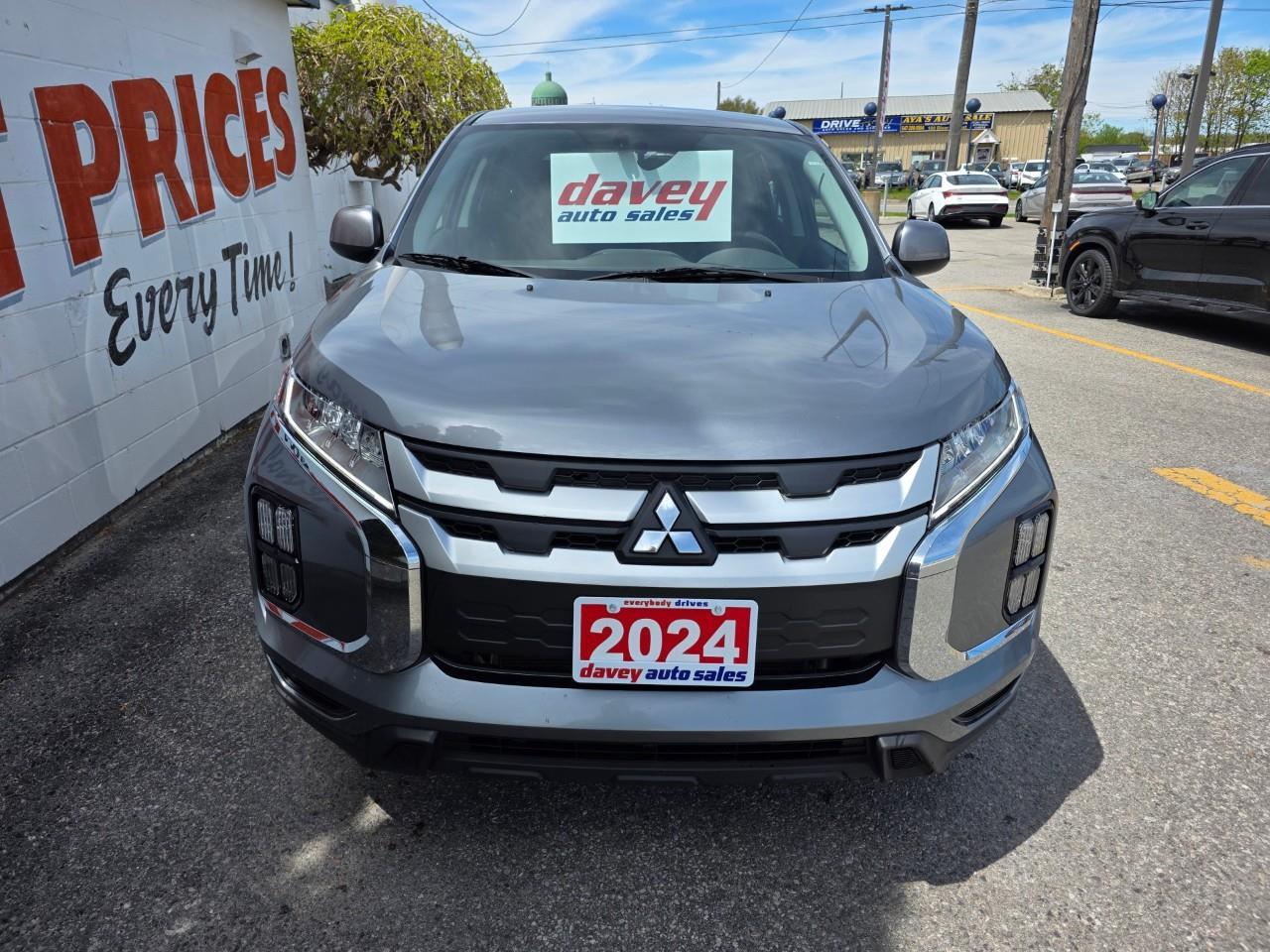 2024 Mitsubishi RVR ES 4dr AWC Photo