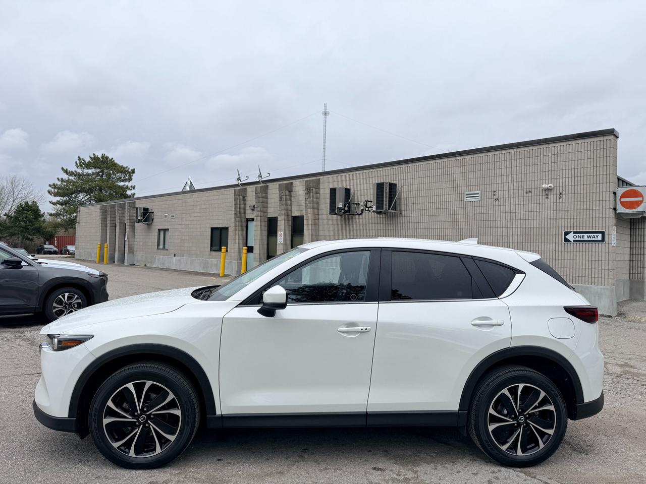 2024 Mazda CX-5 GS w/o CD 4dr i-ACTIV All-Wheel Drive Sport Utility Photo