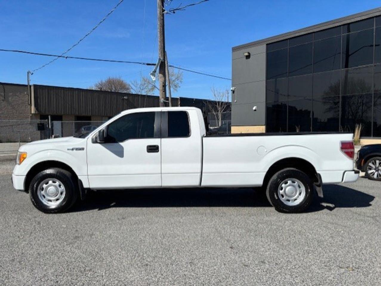 2013 Ford F-150 V8 **HEAVY DUTY 7 BOLT SUSPENSION- 136KM-1 OWNER** Photo