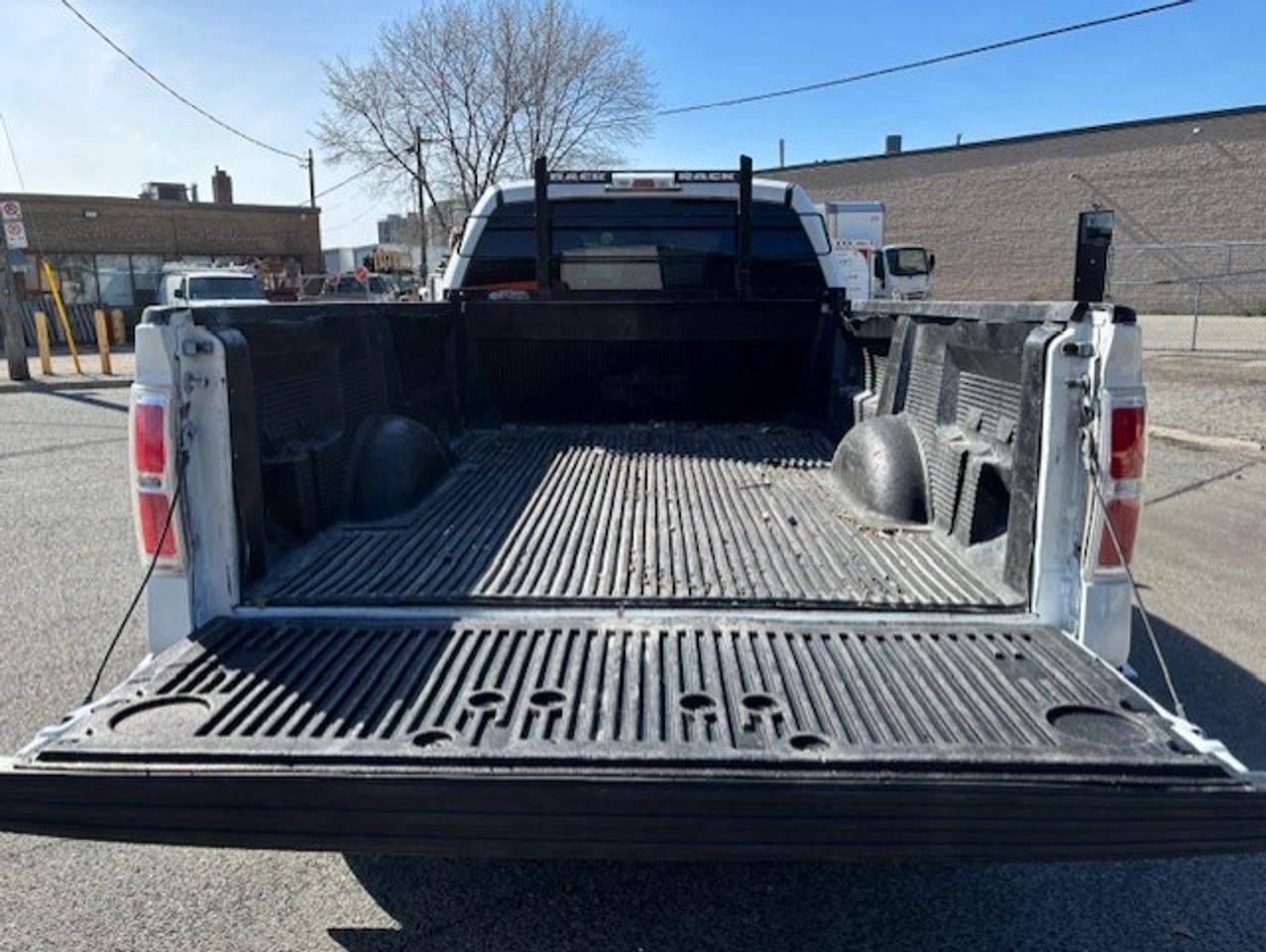 2013 Ford F-150 V8 **HEAVY DUTY 7 BOLT SUSPENSION- 136KM-1 OWNER** Photo