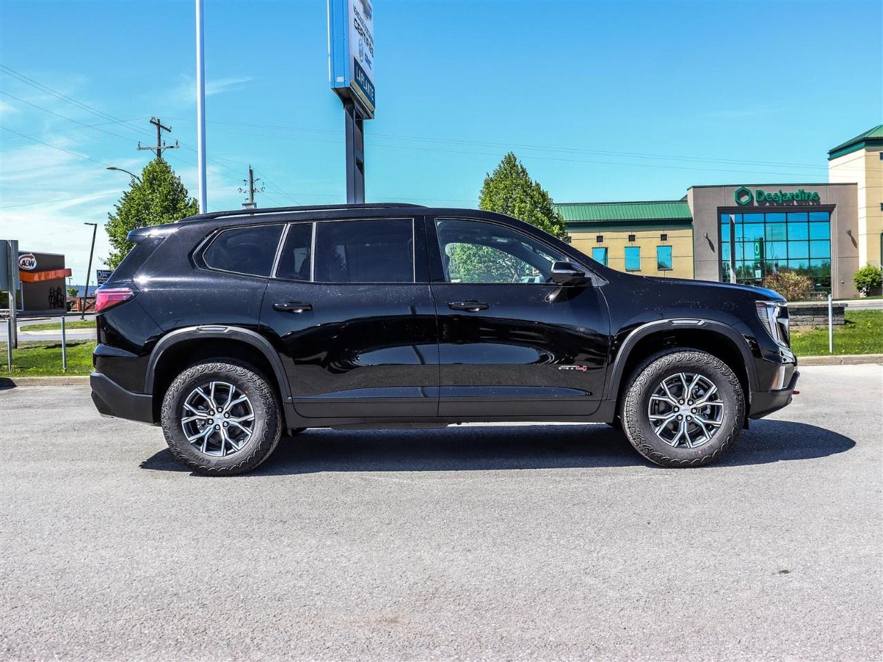 2026 GMC Acadia AWD AT4 Photo4