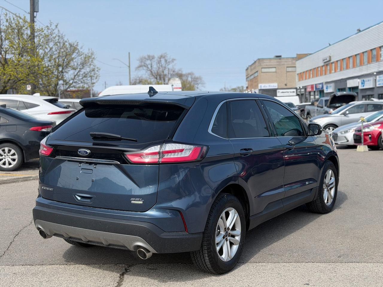2019 Ford Edge SEL Photo4