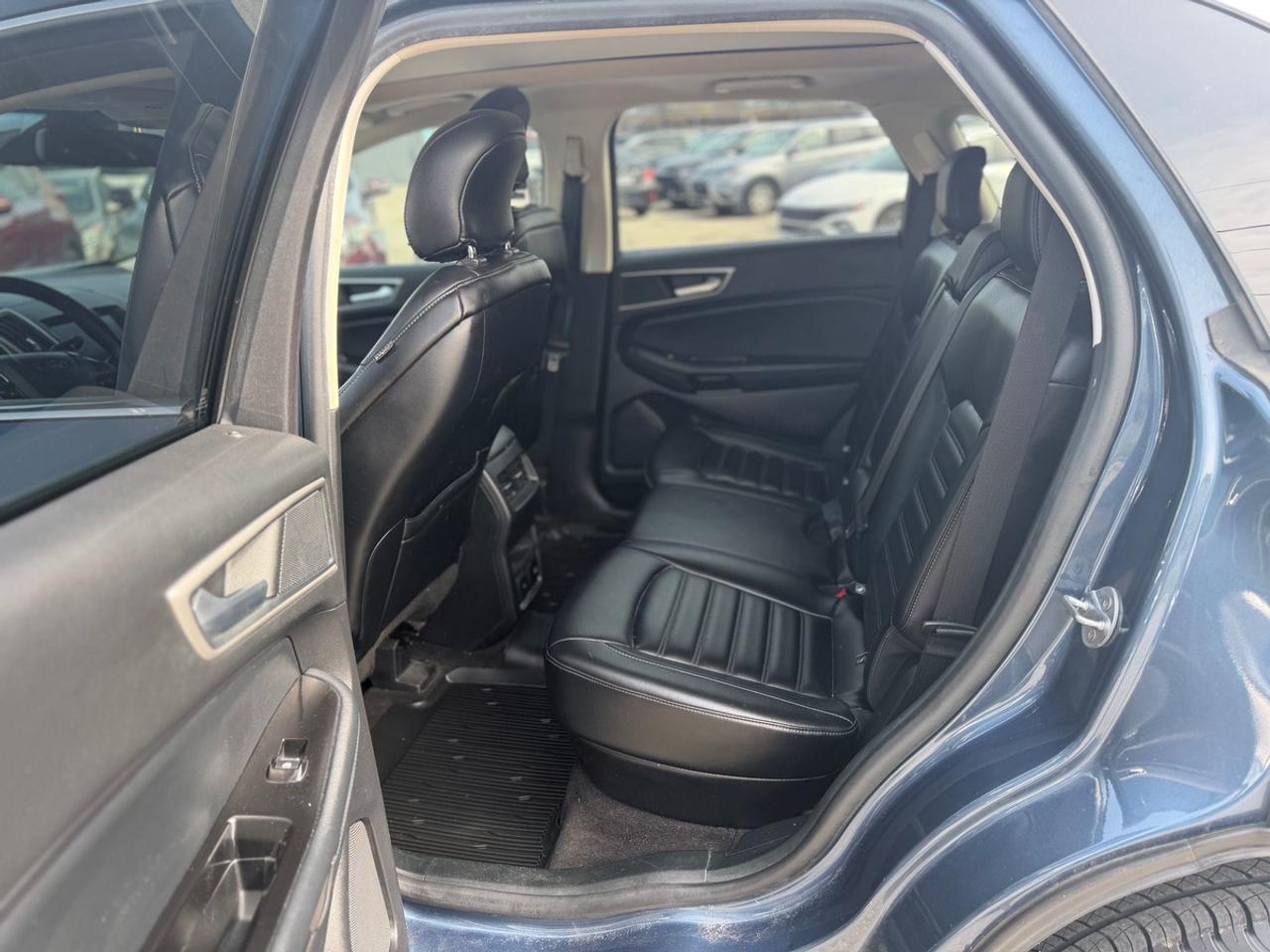 2019 Ford Edge SEL Photo