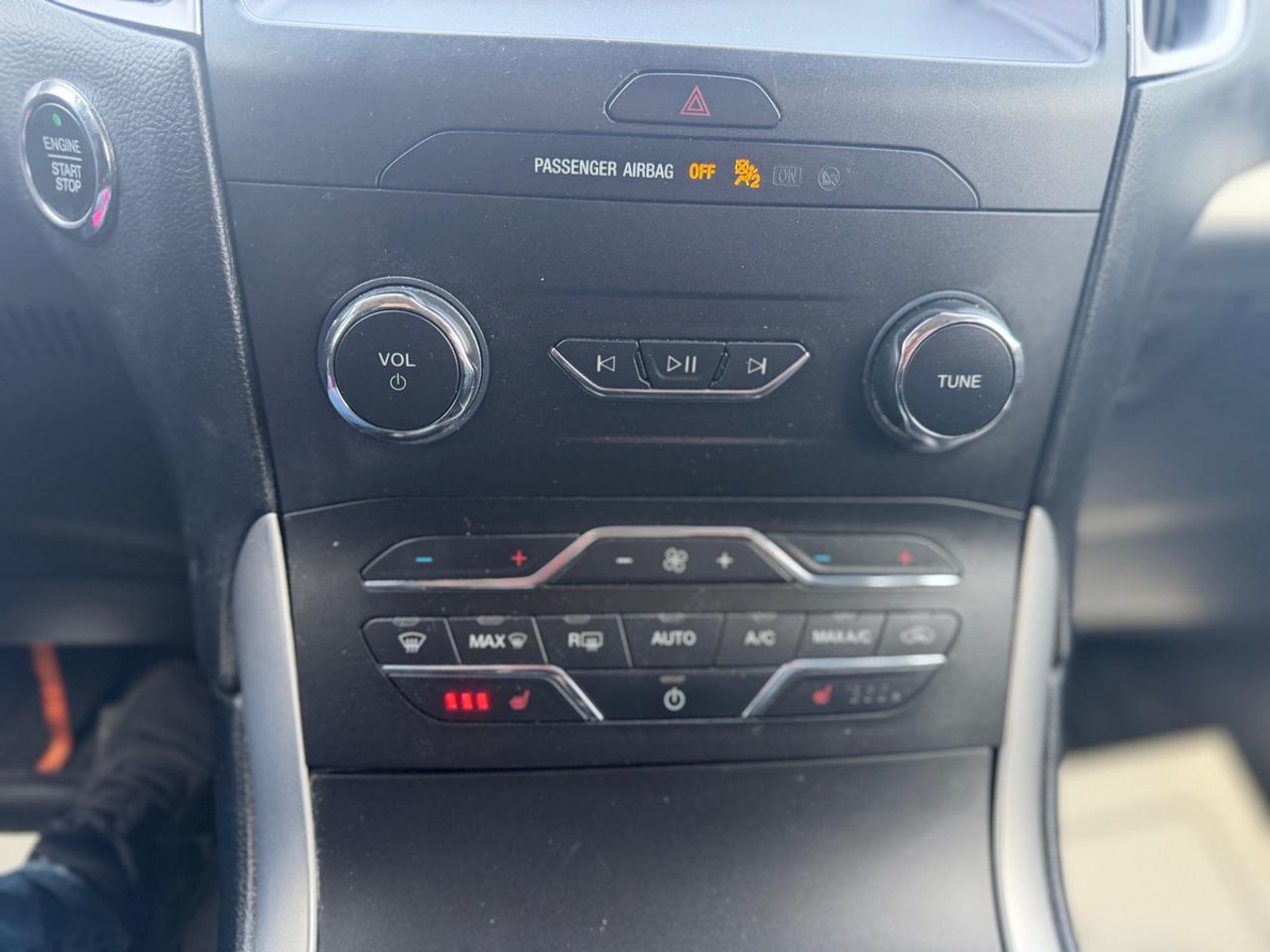 2019 Ford Edge SEL Photo