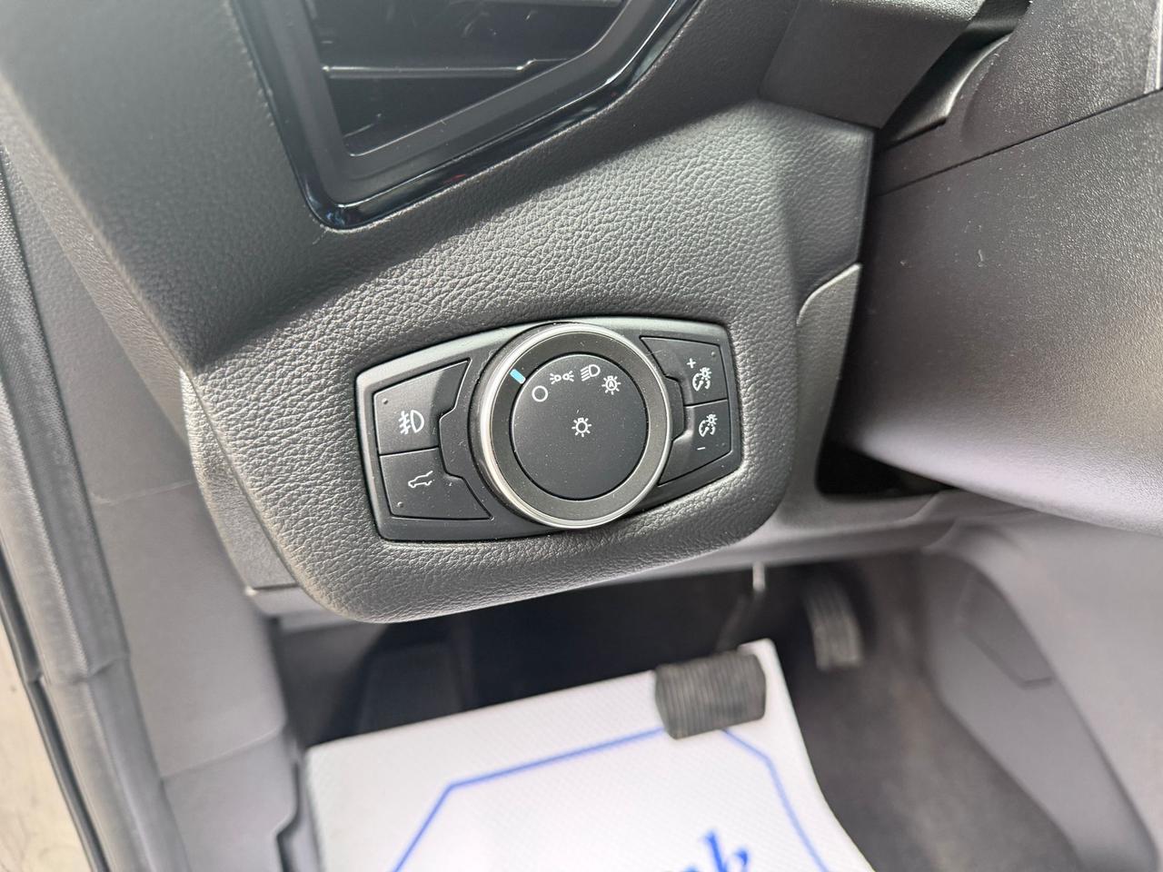 2019 Ford Escape Titanium Photo