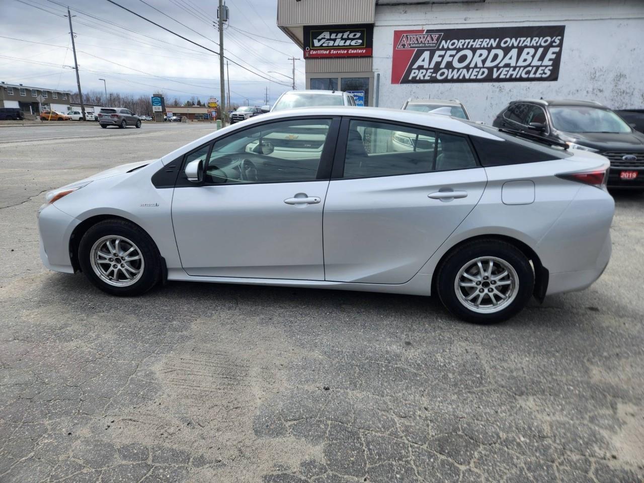 2016 Toyota Prius Base 5dr Hatchback Photo