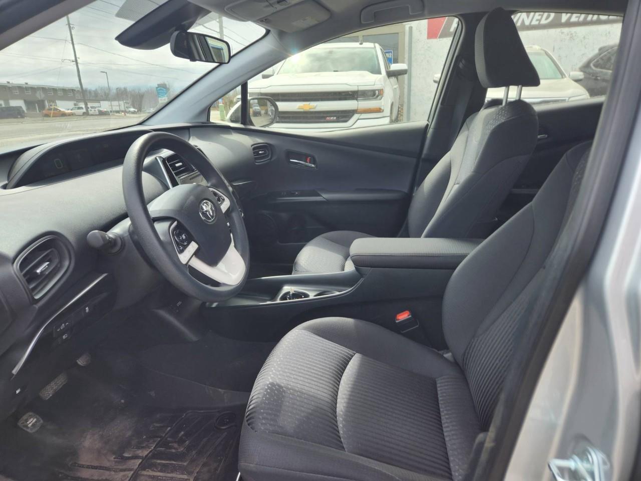 2016 Toyota Prius Base 5dr Hatchback Photo
