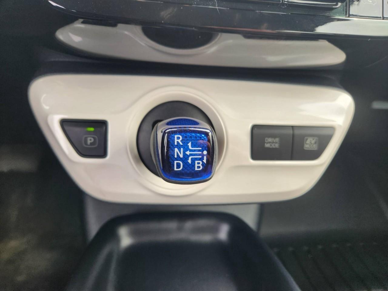 2016 Toyota Prius Base 5dr Hatchback Photo