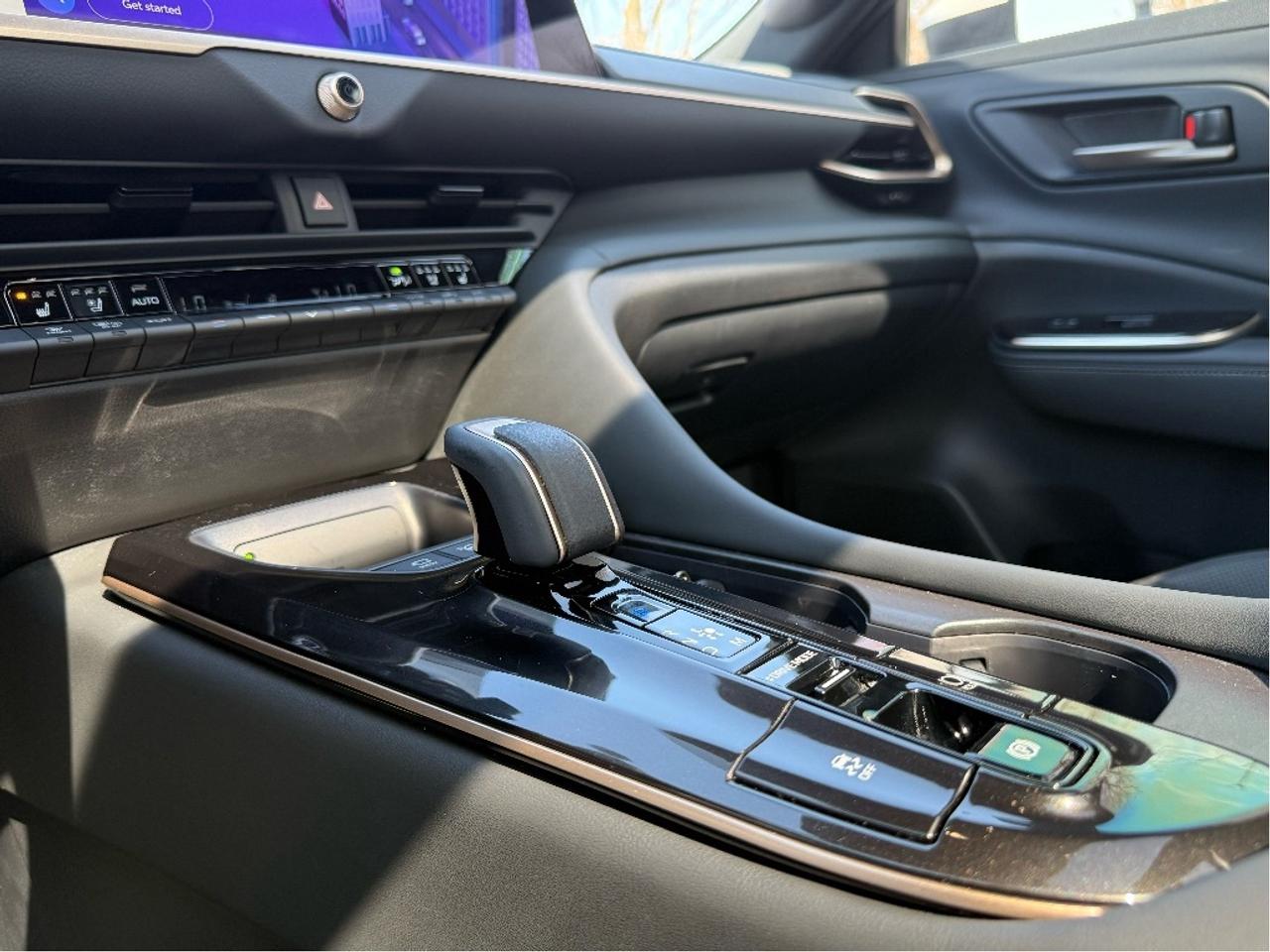 2025 Toyota Crown Platinum Photo
