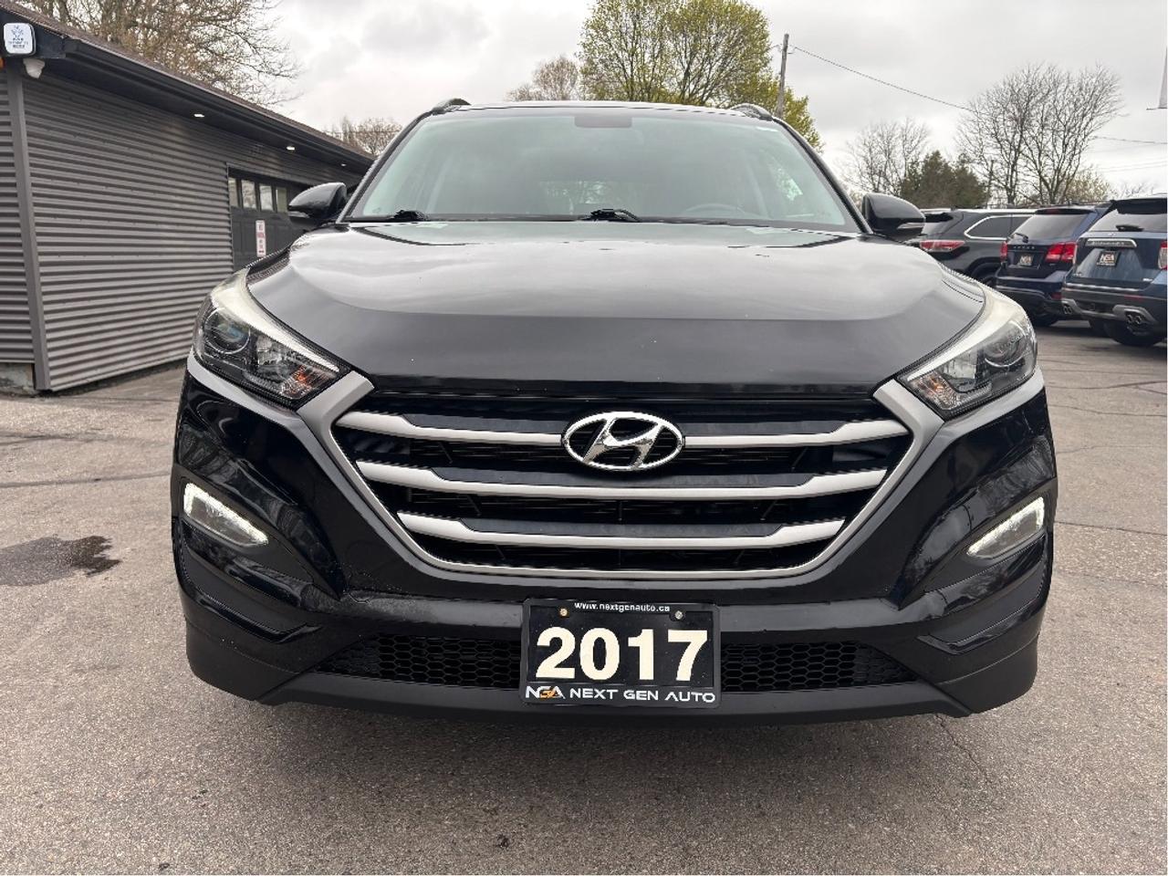 2017 Hyundai Tucson SE LEATHER ROOF BLINDSPOT DETECTION CLEAN Photo2