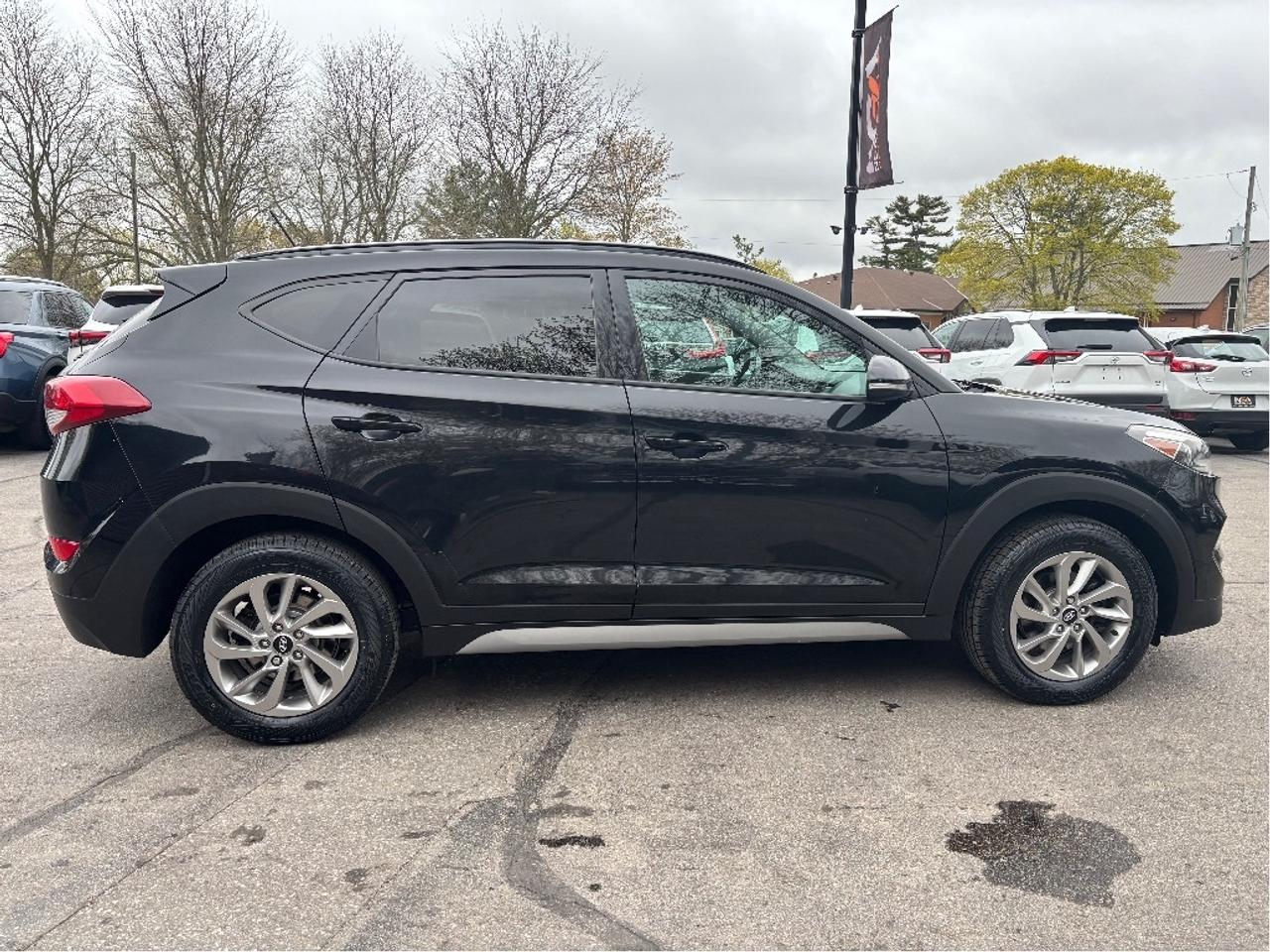2017 Hyundai Tucson SE LEATHER ROOF BLINDSPOT DETECTION CLEAN Photo