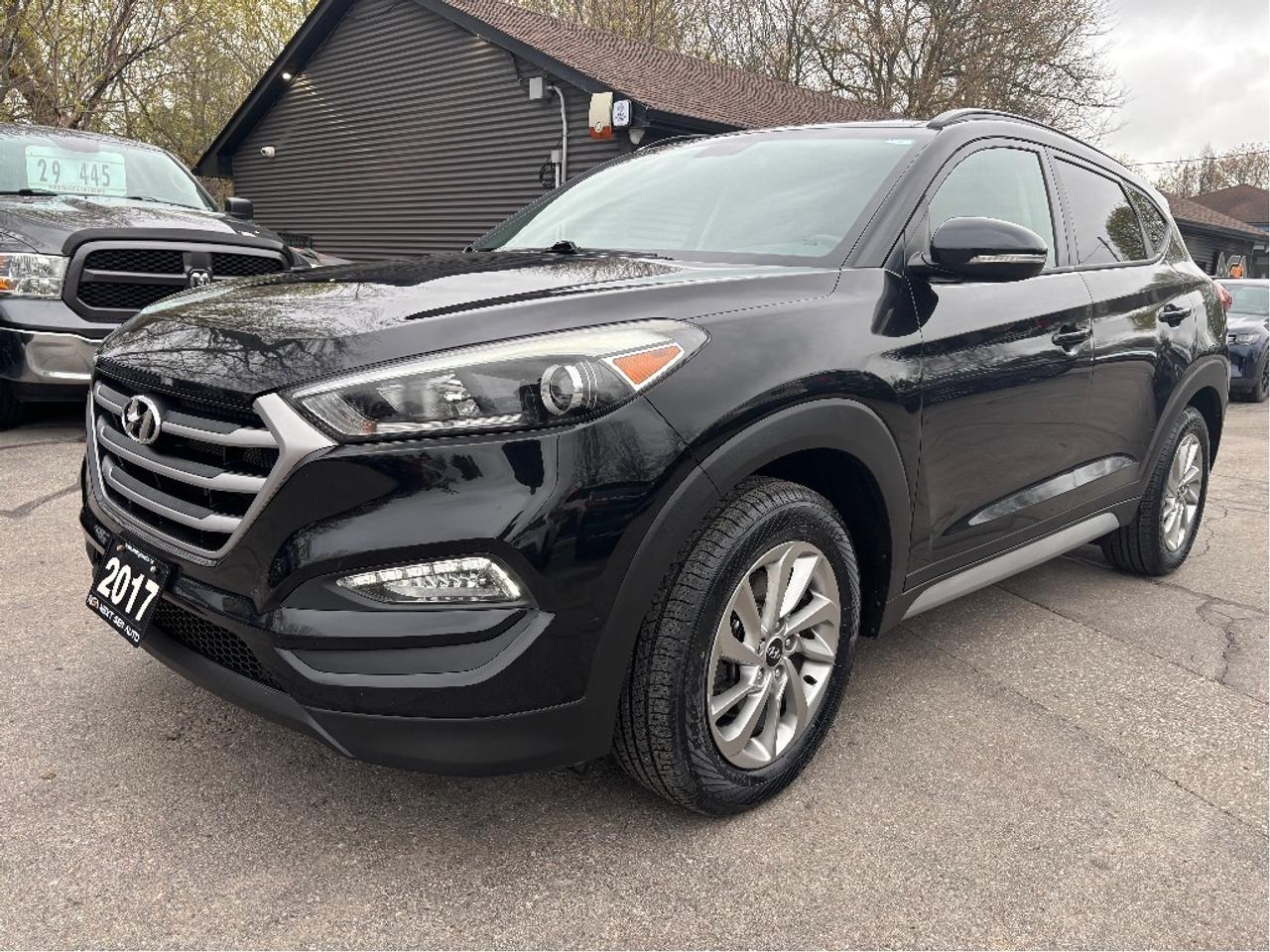 2017 Hyundai Tucson SE LEATHER ROOF BLINDSPOT DETECTION CLEAN Photo
