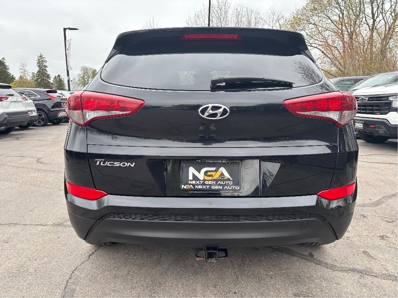 2017 Hyundai Tucson SE LEATHER ROOF BLINDSPOT DETECTION CLEAN Photo