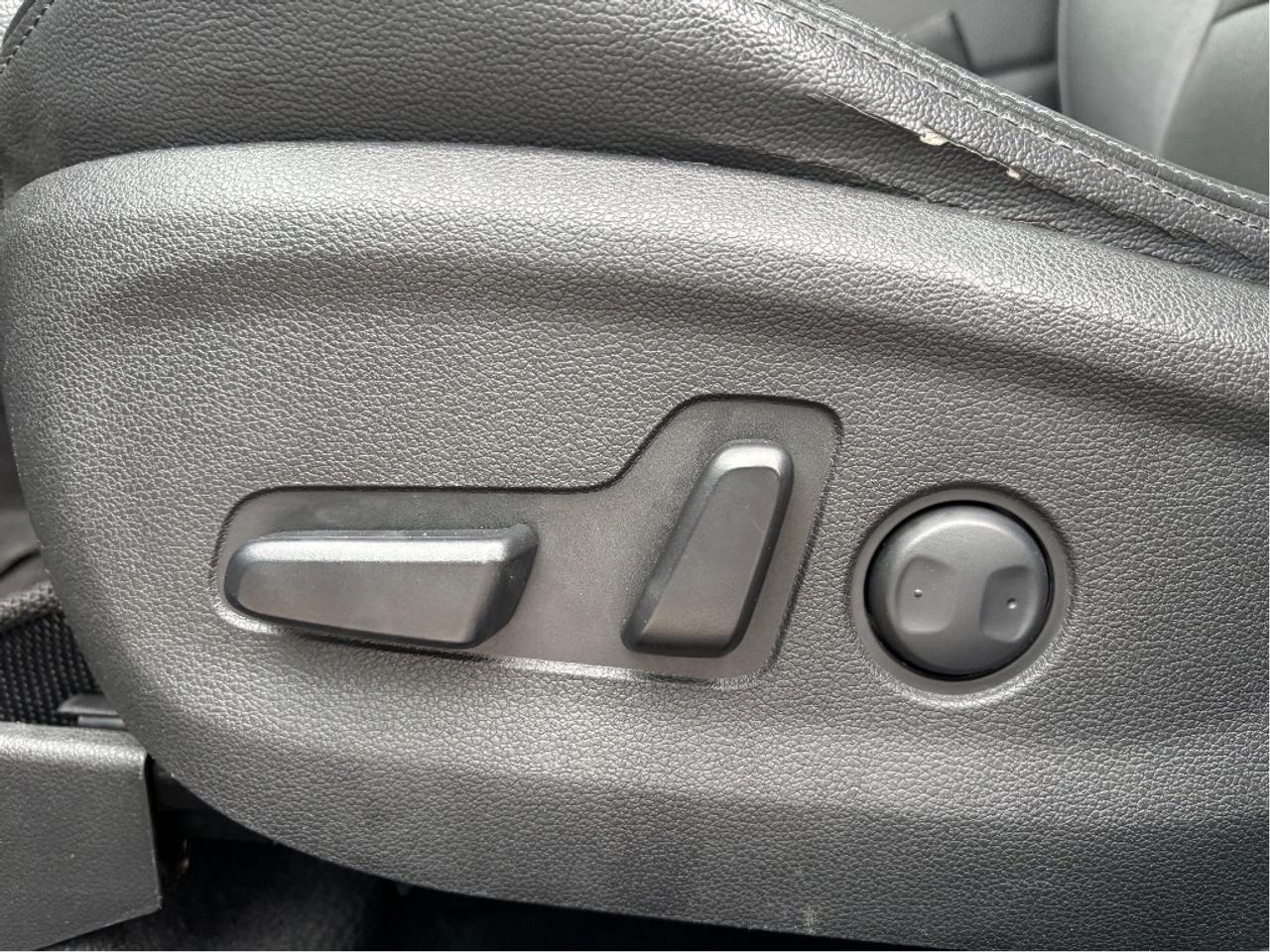 2017 Hyundai Tucson SE LEATHER ROOF BLINDSPOT DETECTION CLEAN Photo