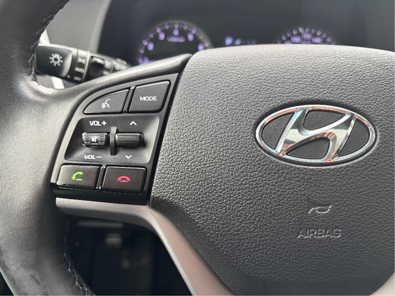 2017 Hyundai Tucson SE LEATHER ROOF BLINDSPOT DETECTION CLEAN Photo