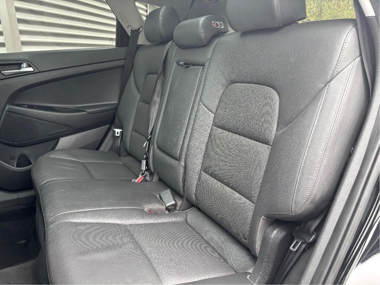 2017 Hyundai Tucson SE LEATHER ROOF BLINDSPOT DETECTION CLEAN Photo