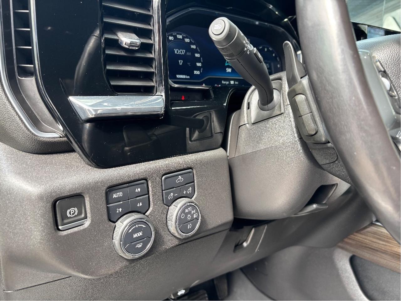 2022 Chevrolet Silverado 1500 LT Trail Boss 12INCH DISPLAY NAV ONE OWNER Photo