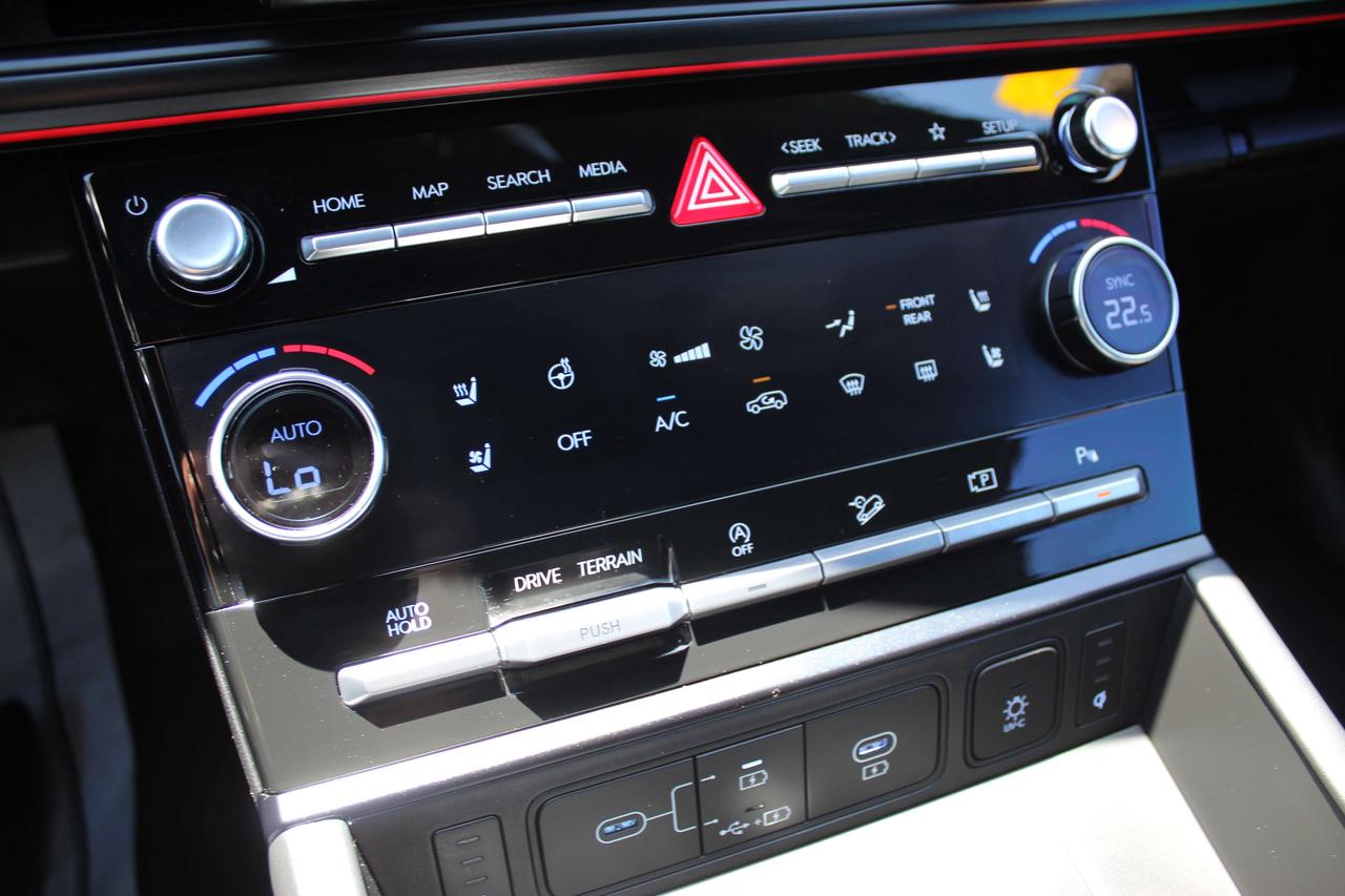 2024 Hyundai Santa Fe ULTIMATE CALLIGRAPHY AWD Photo
