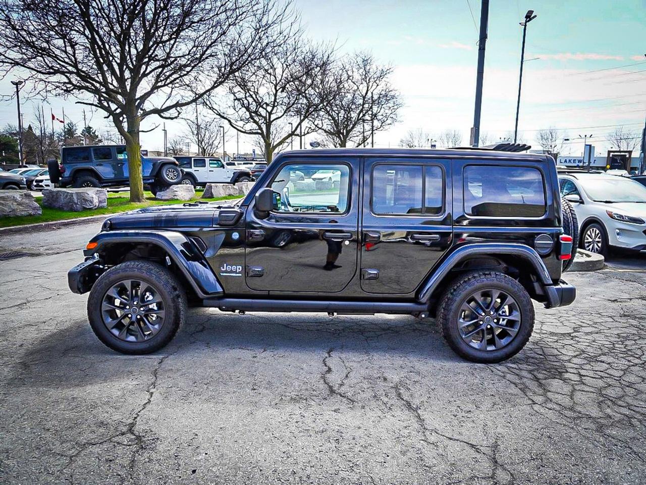 2025 Jeep Wrangler 4xe  Photo