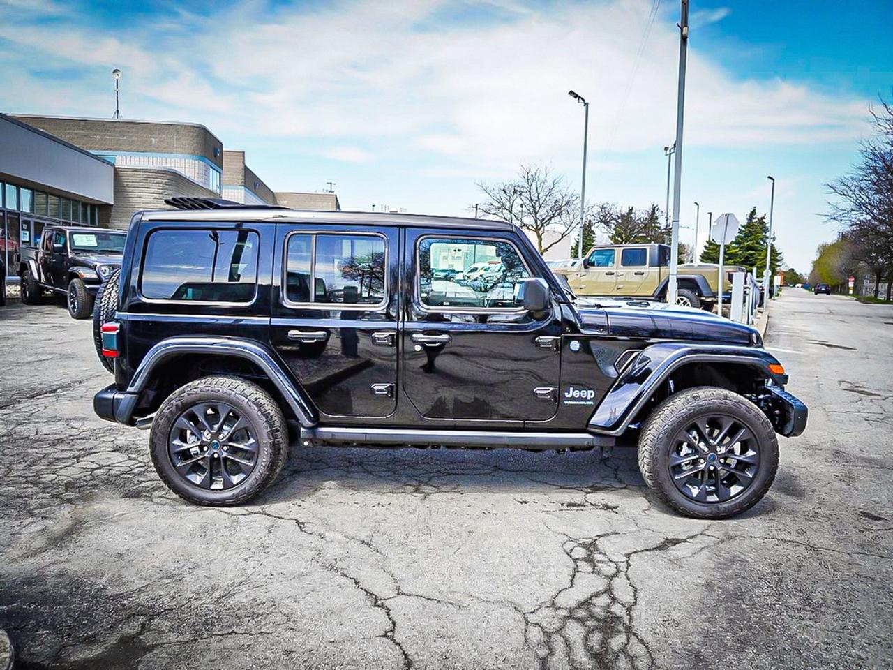 2025 Jeep Wrangler 4xe  Photo