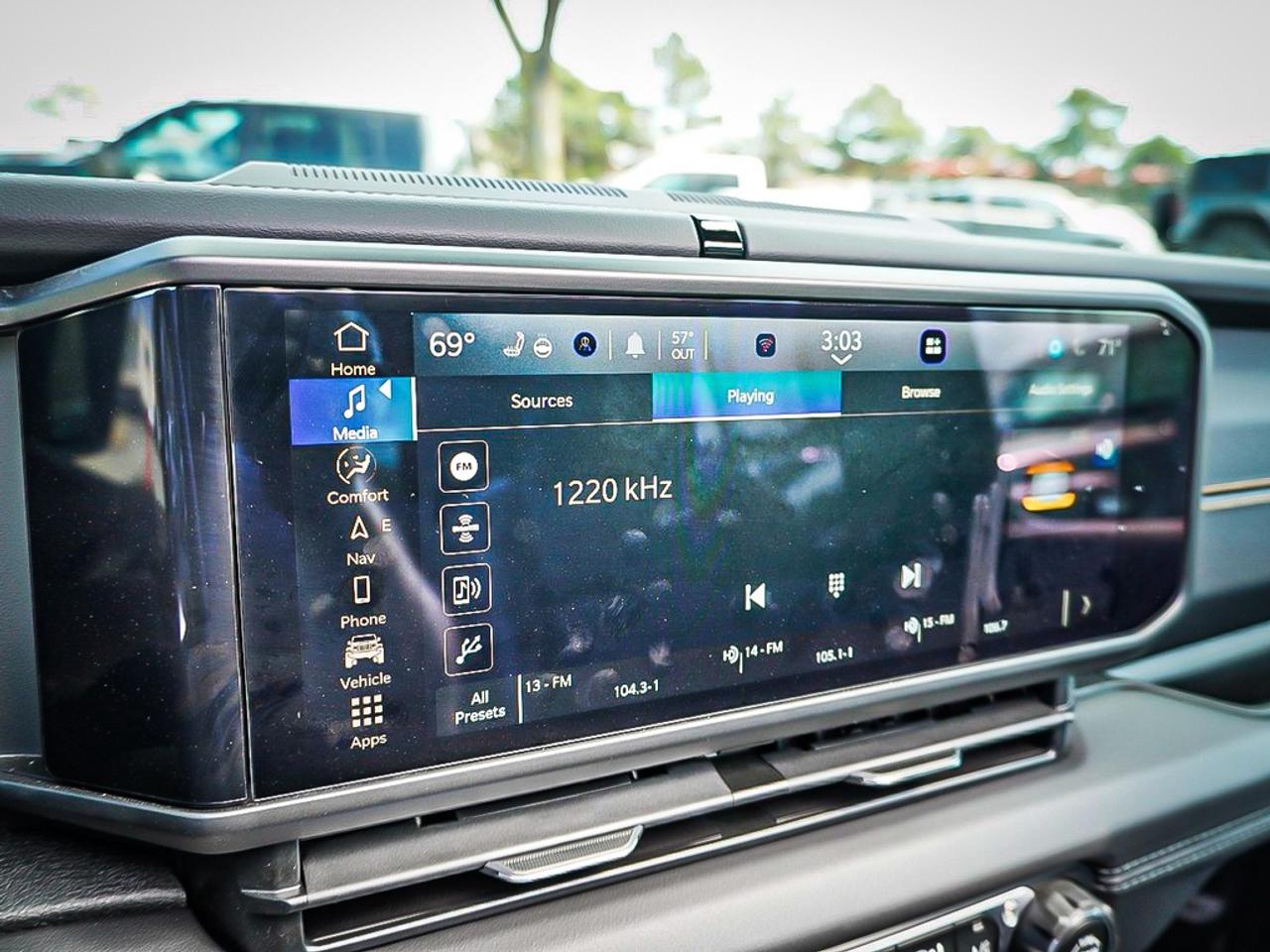 2025 Jeep Wrangler 4xe  Photo
