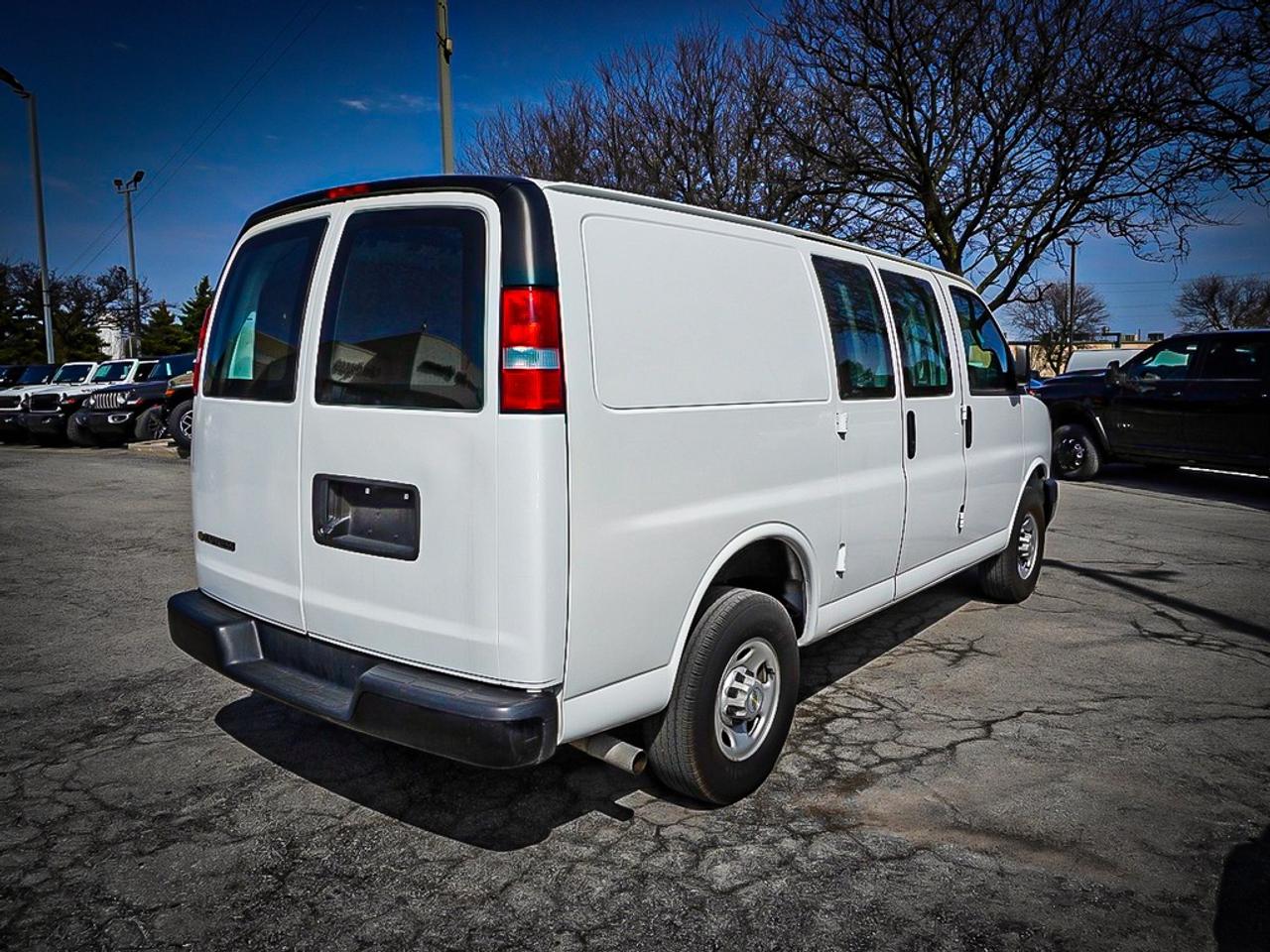 2023 Chevrolet Express  Photo