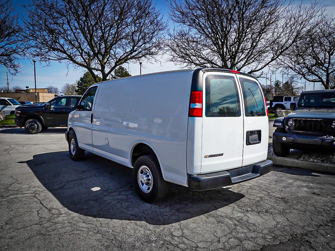 2023 Chevrolet Express  Photo