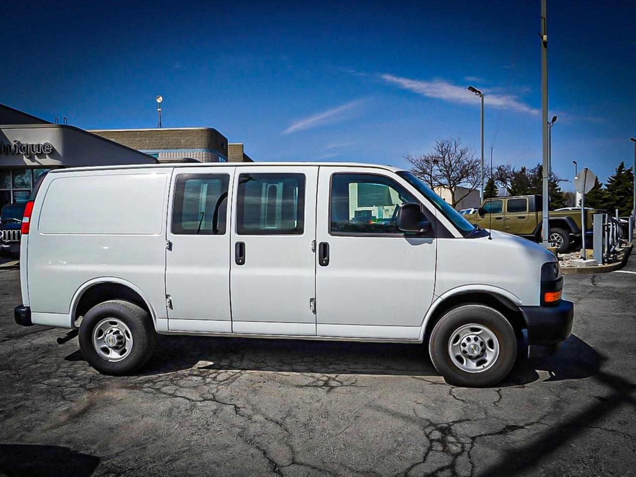 2023 Chevrolet Express  Photo