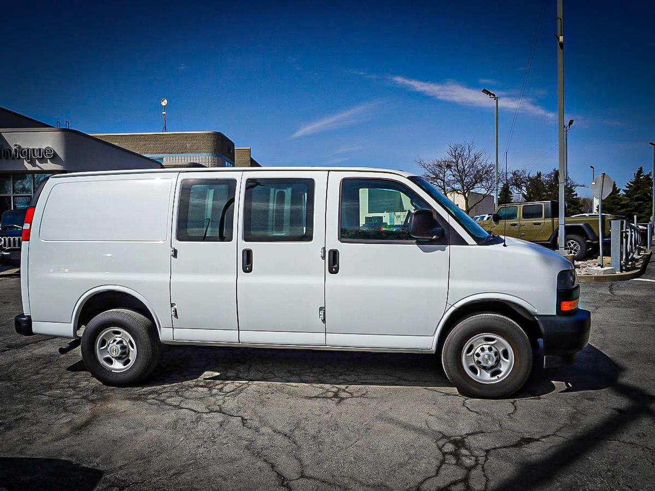 2023 Chevrolet Express 2500  Photo