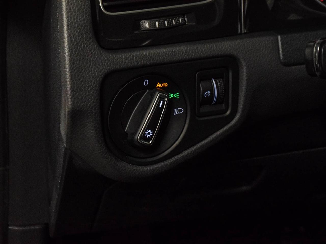 2019 Volkswagen Golf  Photo