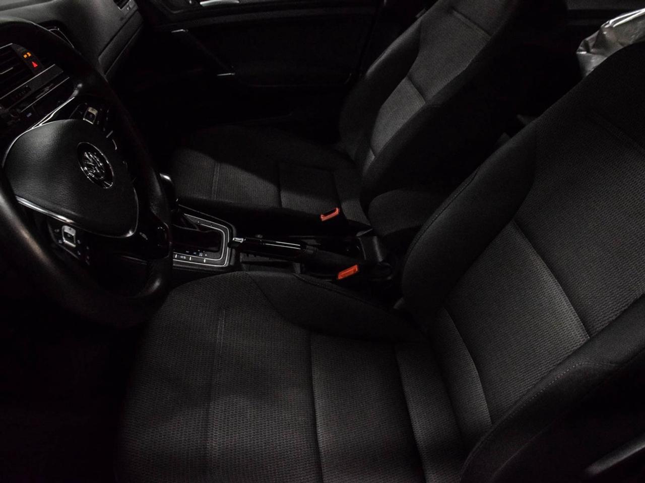 2019 Volkswagen Golf  Photo