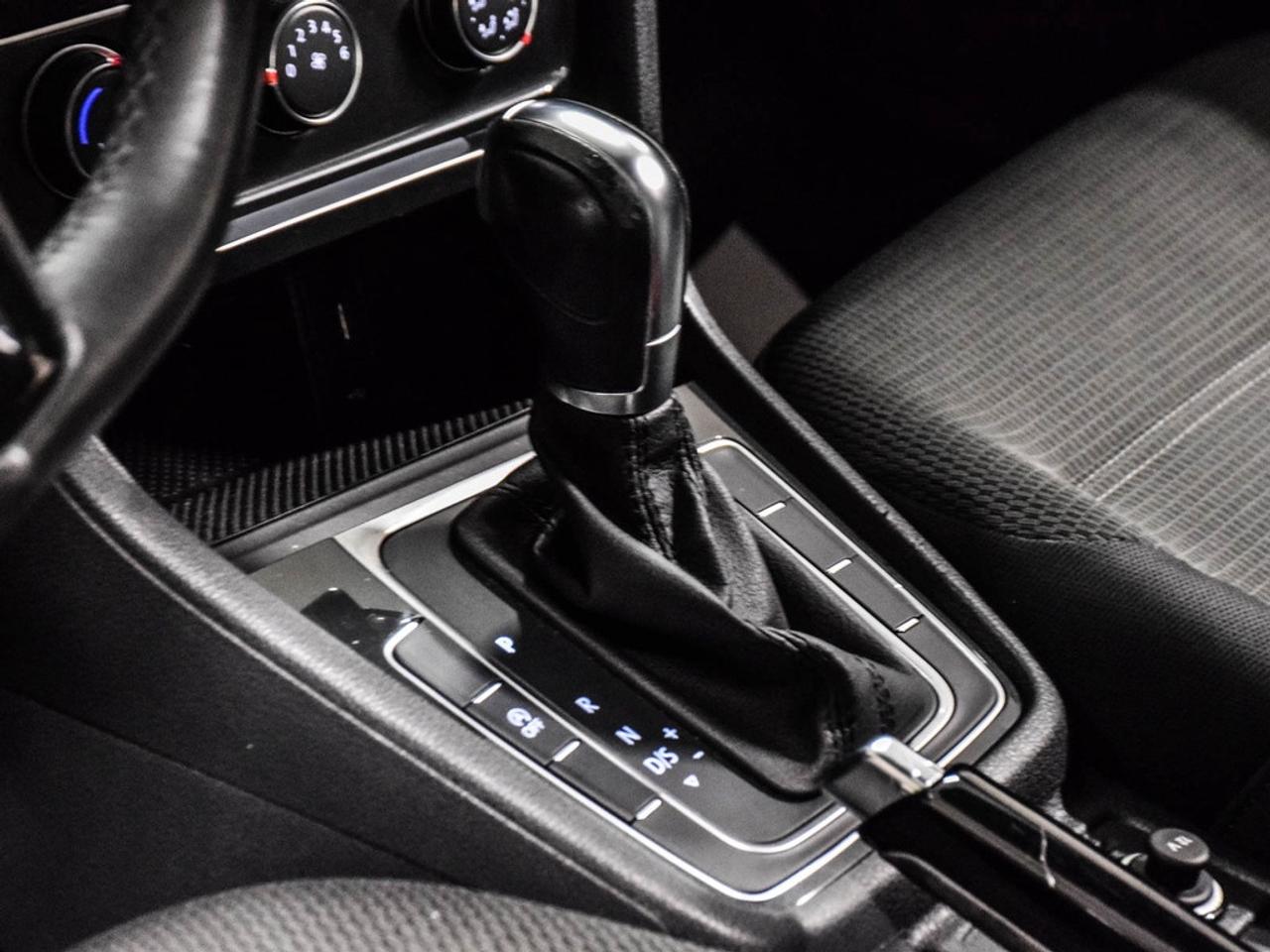 2019 Volkswagen Golf  Photo