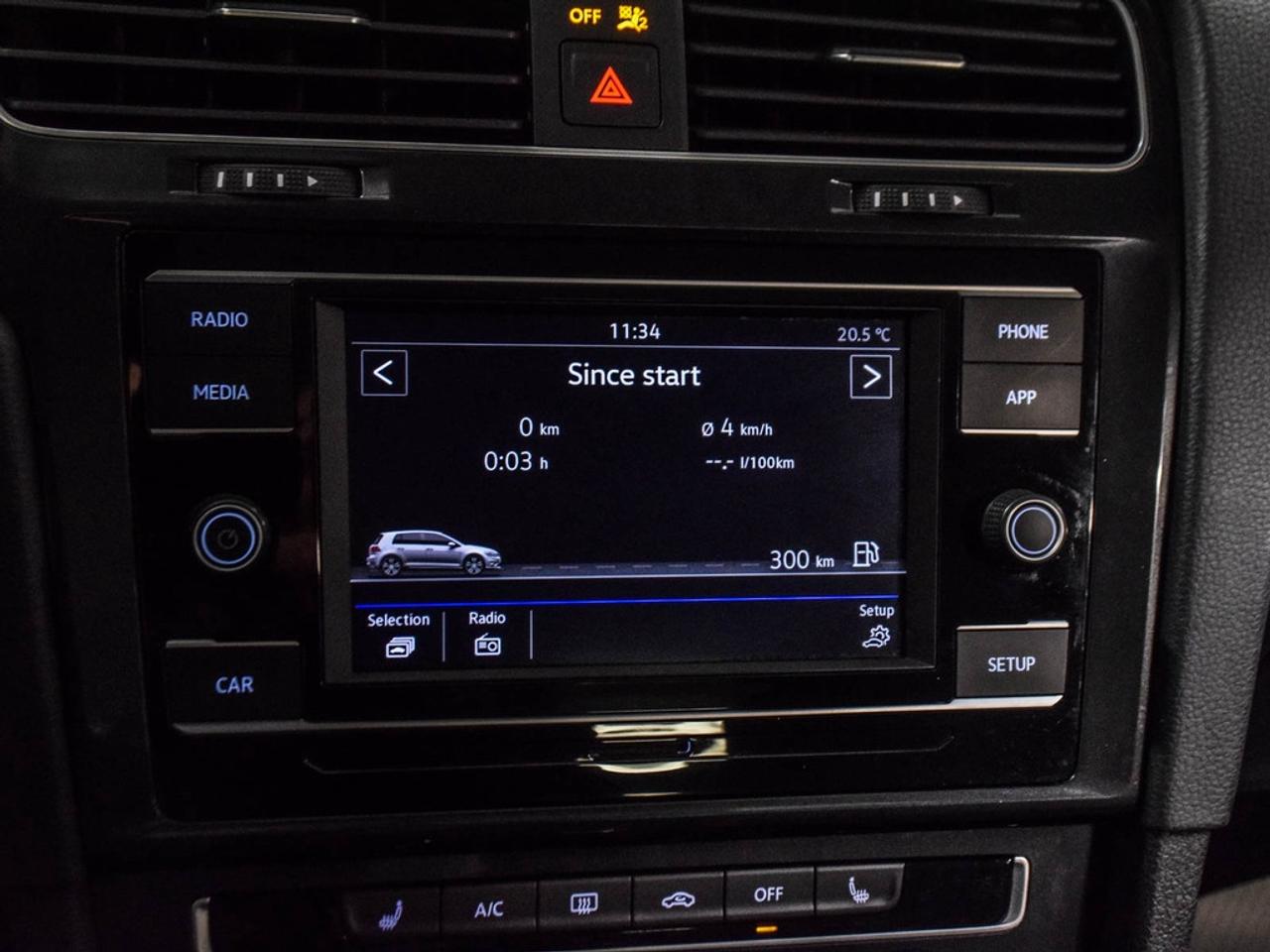 2019 Volkswagen Golf  Photo