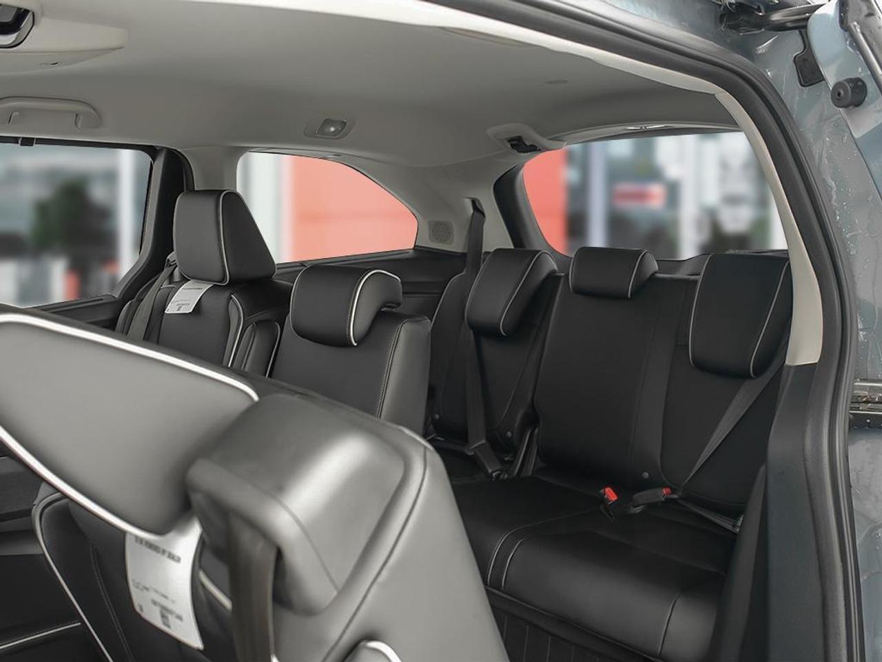 2026 Honda Odyssey Touring Passenger Van Photo