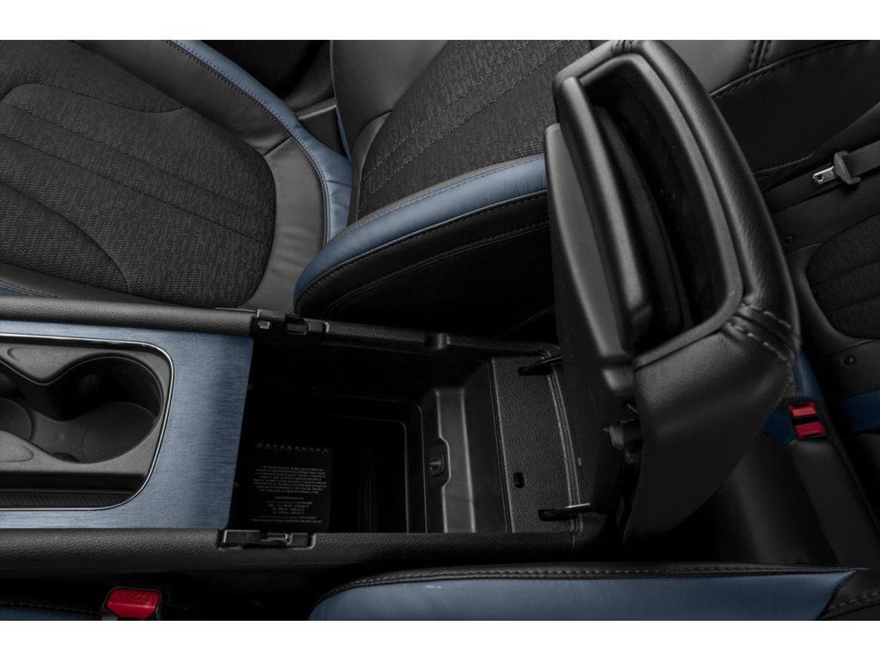 2015 Chrysler 200 S 4dr Front-wheel Drive Sedan Photo