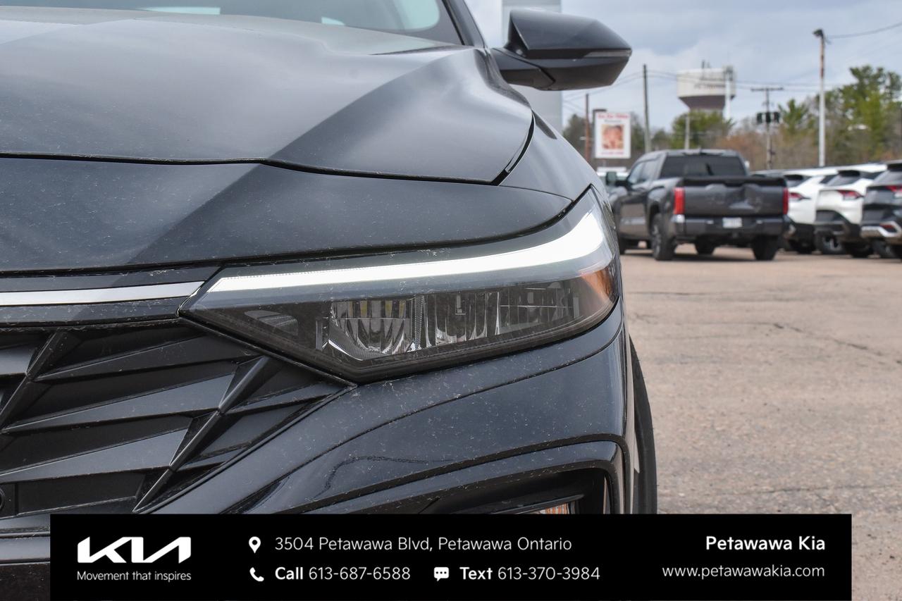 2025 Hyundai Elantra Luxury 4dr Sedan Photo